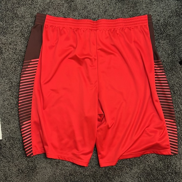 Men's Red Stripped Basketball Athletic Shorts - Picture 2 of 3